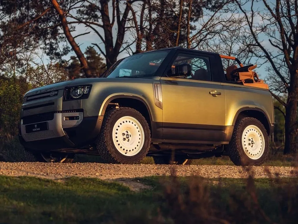 Land Rover Defender,autocango,china used car exporter,china ev exporter,chinese used car exporter,chinese used ev exporter