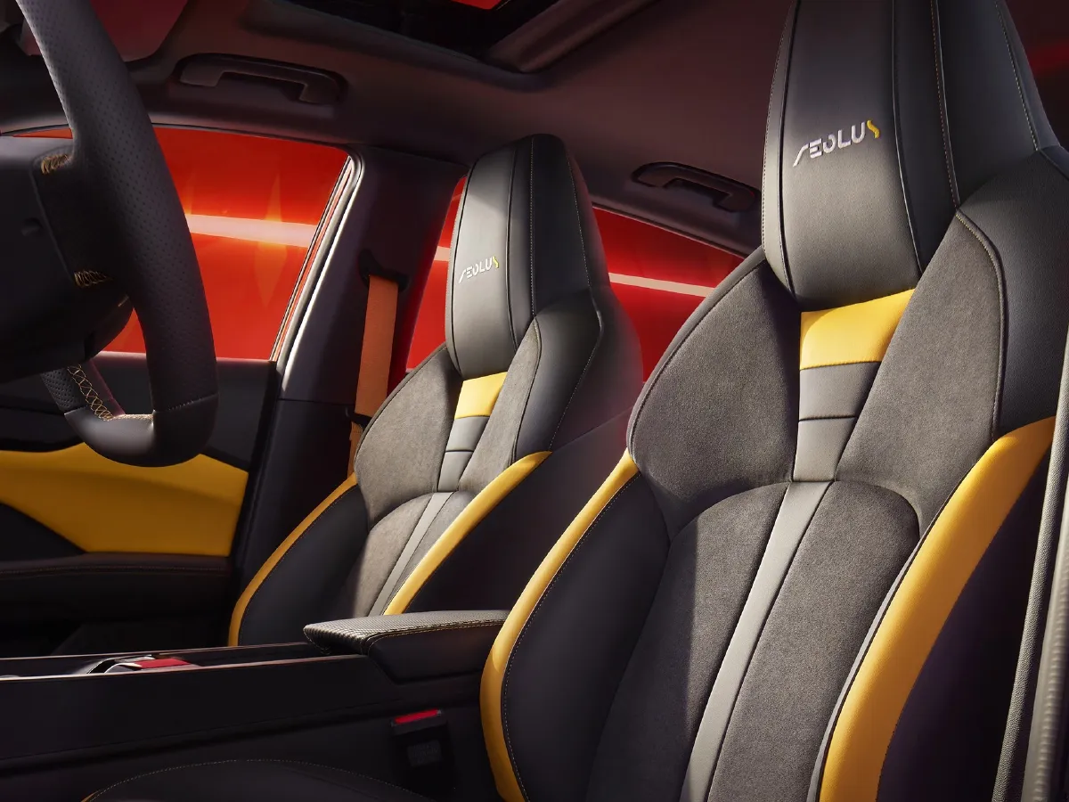 DongFeng Aeolus YiXuan,autocango,china used car exporter,china ev exporter,chinese used car exporter,chinese used ev exporter