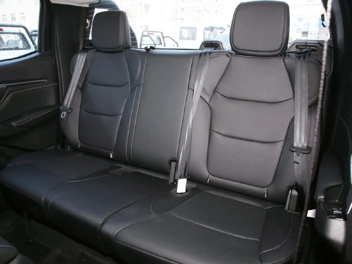 Isuzu LingTuo,autocango,china used car exporter,china ev exporter,chinese used car exporter,chinese used ev exporter