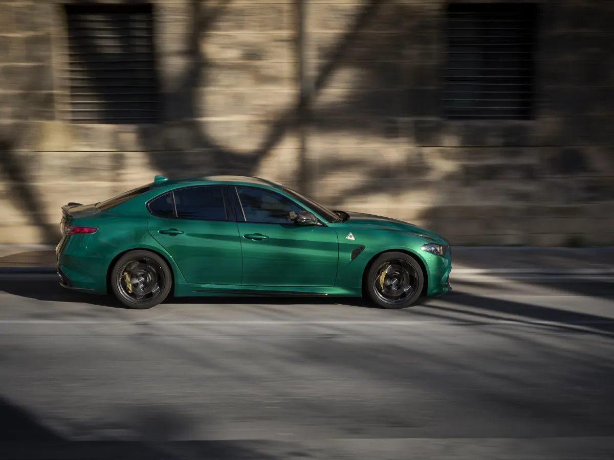 Alfa Romeo Giulia,autocango,china used car exporter,china ev exporter,chinese used car exporter,chinese used ev exporter