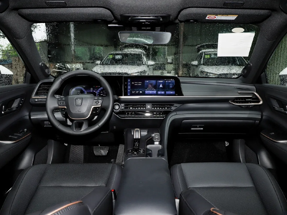 Toyota CrownSportCross,autocango,china used car exporter,china ev exporter,chinese used car exporter,chinese used ev exporter