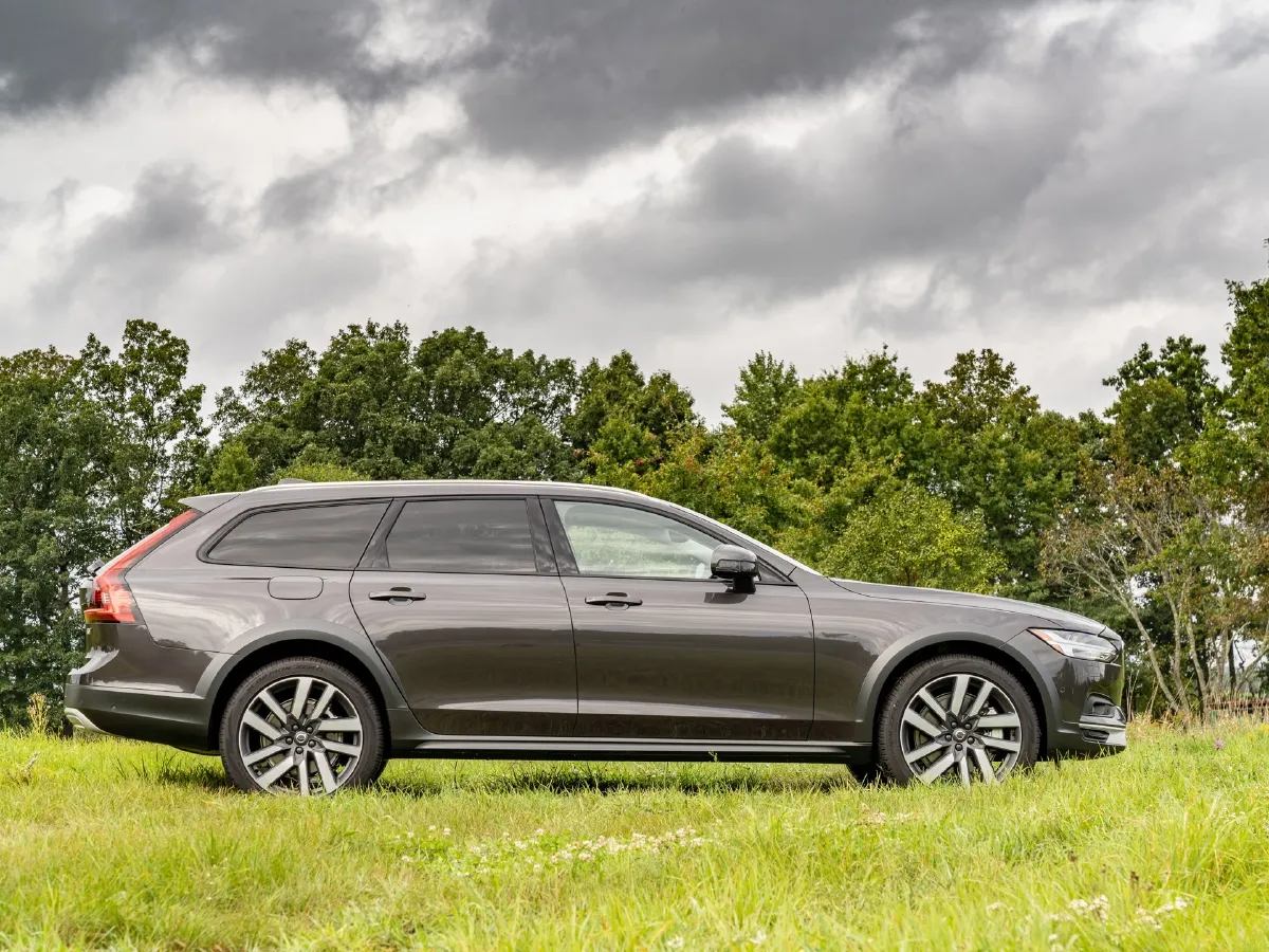 Volvo V90,autocango,china used car exporter,china ev exporter,chinese used car exporter,chinese used ev exporter