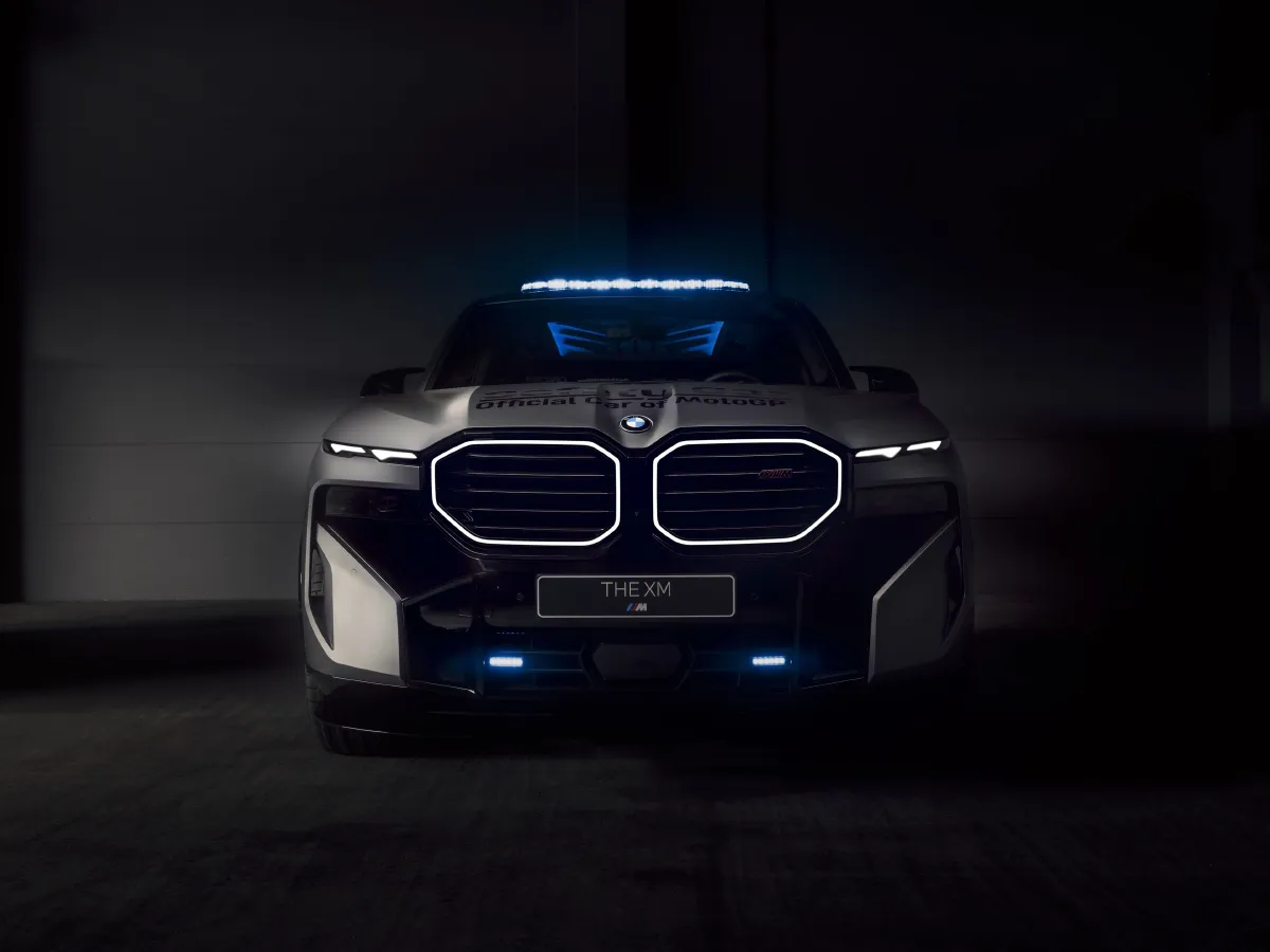 2023 BMW XM 4.4T 585HP V8 8AT PHEV 25.7KWH,autocango,china used car exporter,china ev exporter,chinese used car exporter,chinese used ev exporter