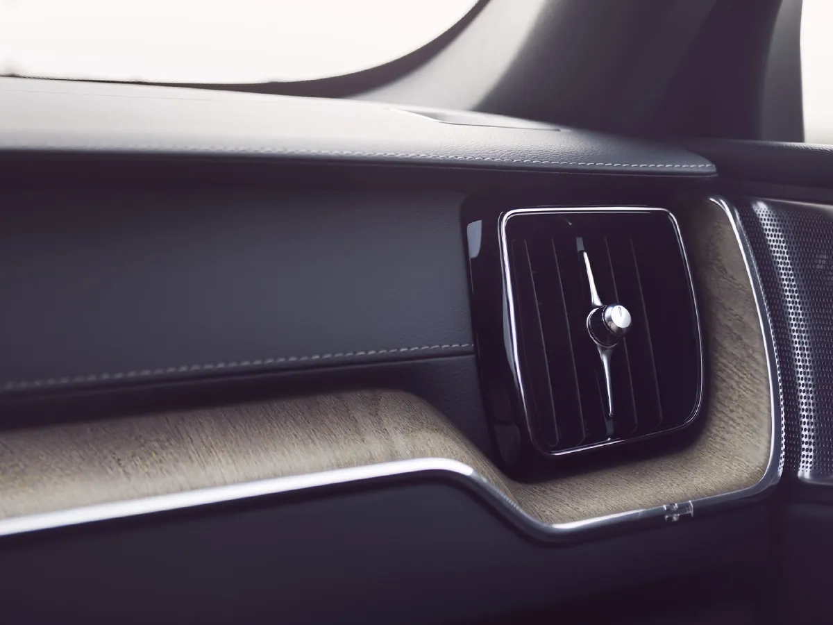 Volvo XC60 PHEV,autocango,china used car exporter,china ev exporter,chinese used car exporter,chinese used ev exporter Volvo XC60 PHEV,autocango,china used car exporter,china ev exporter,chinese used car exporter,chinese used ev exporter