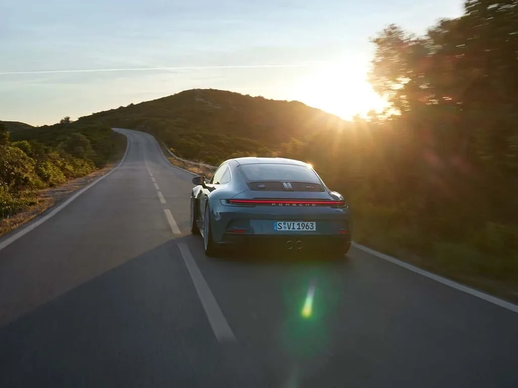 Porsche 911,autocango,china used car exporter,china ev exporter,chinese used car exporter,chinese used ev exporter