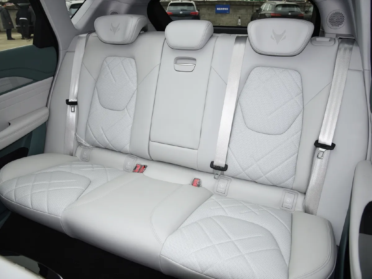 ARCFOX αT,autocango,china used car exporter,china ev exporter,chinese used car exporter,chinese used ev exporter