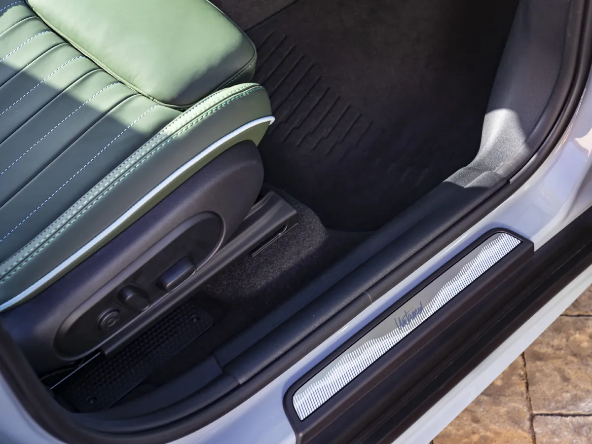 MINI COUNTRYMAN,autocango,china used car exporter,china ev exporter,chinese used car exporter,chinese used ev exporter