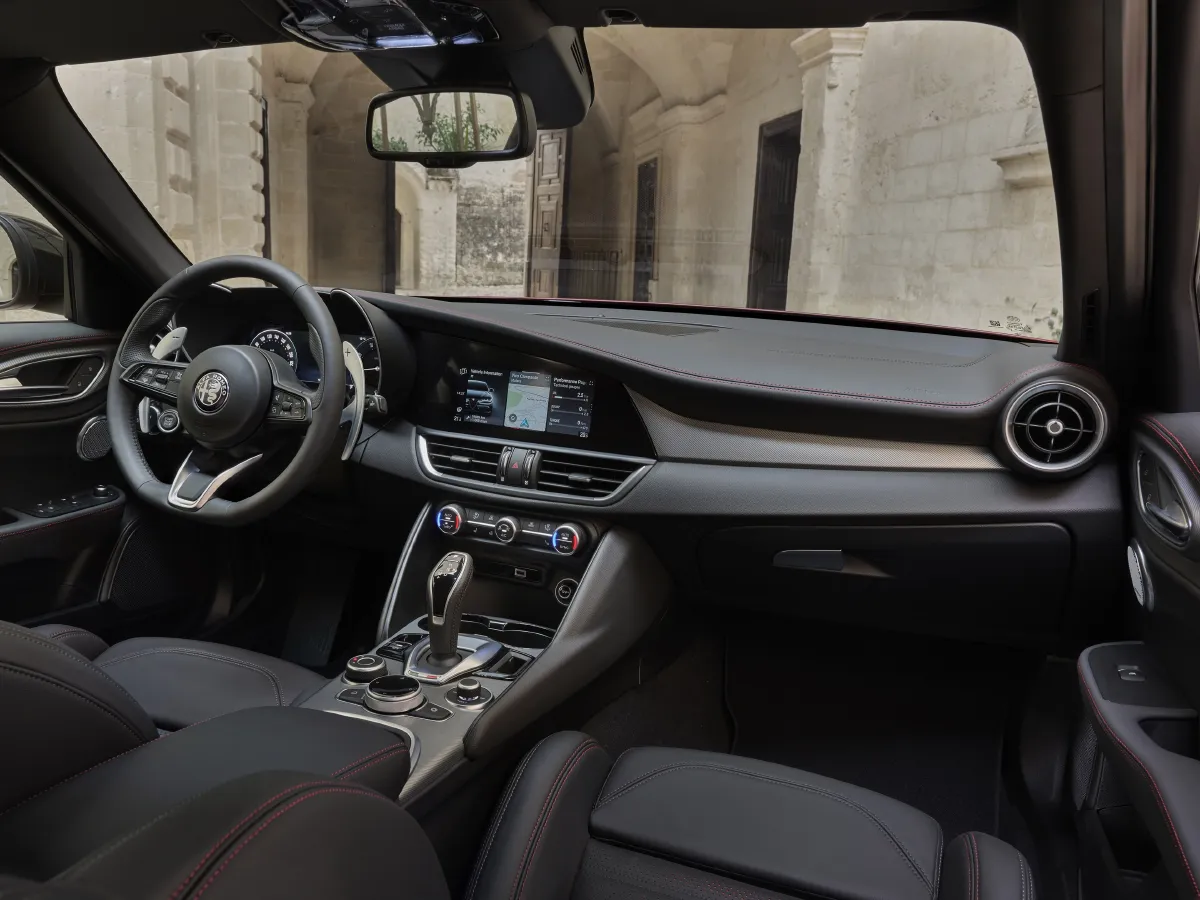 Alfa Romeo Giulia,autocango,china used car exporter,china ev exporter,chinese used car exporter,chinese used ev exporter