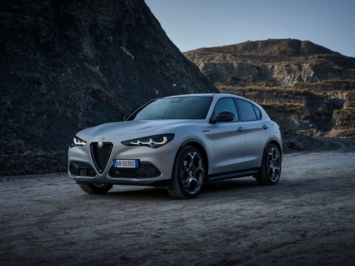 Alfa Romeo Stelvio,autocango,china used car exporter,china ev exporter,chinese used car exporter,chinese used ev exporter