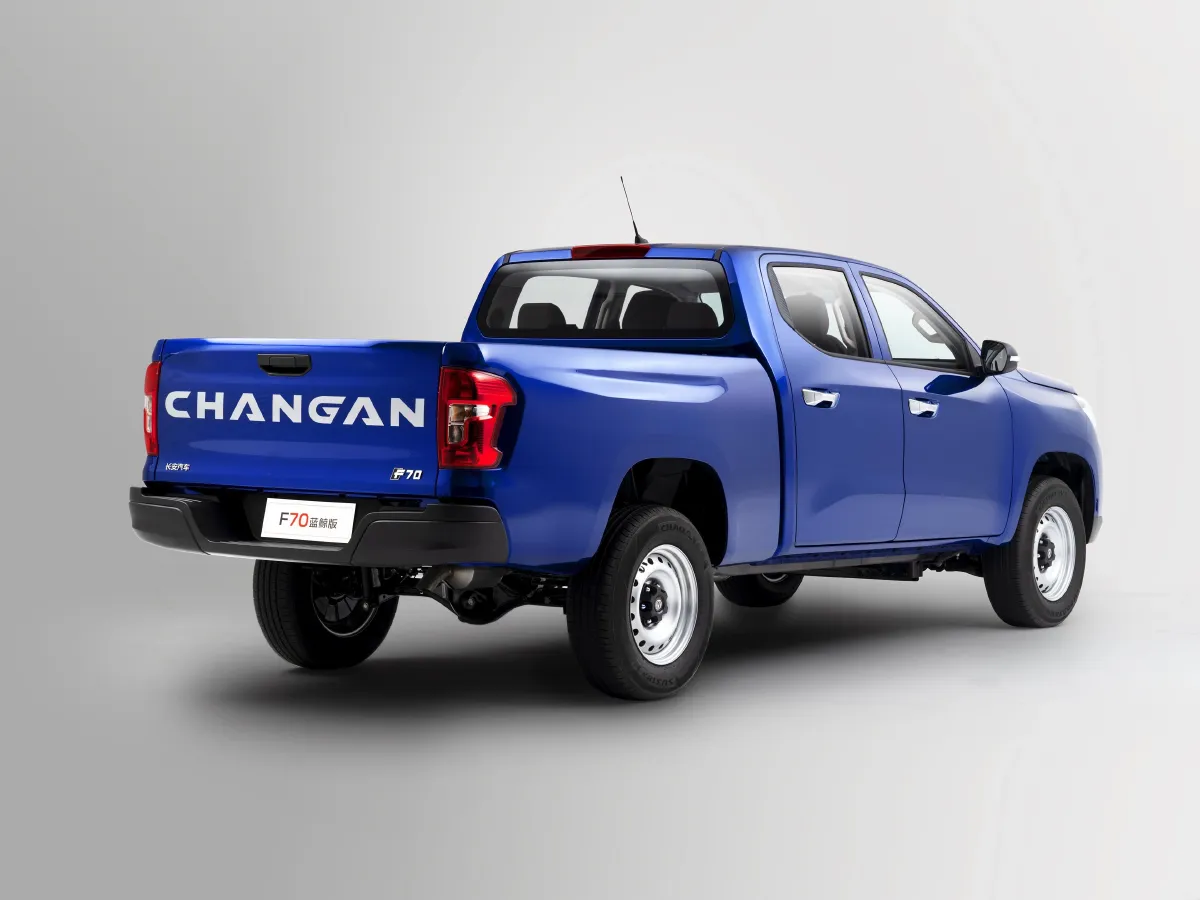 2024 ChangAn F70 Blue Whale 2.0T 233HP L4 6MT,autocango,china used car exporter,china ev exporter,chinese used car exporter,chinese used ev exporter