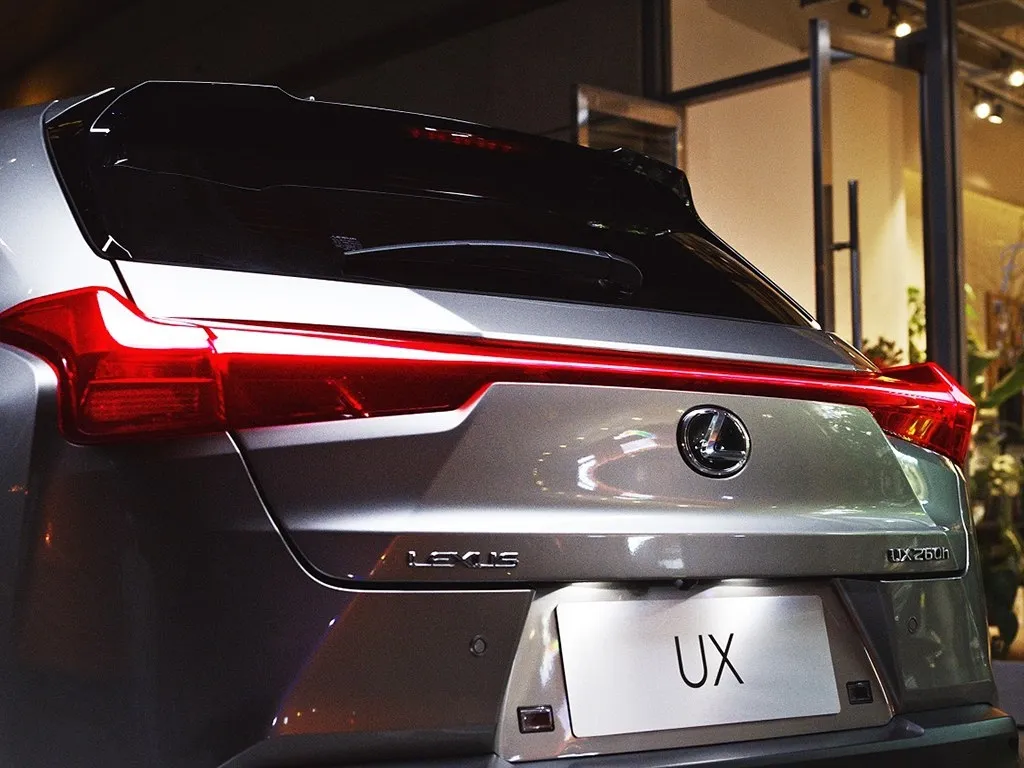 Lexus UX,autocango,china used car exporter,china ev exporter,chinese used car exporter,chinese used ev exporter