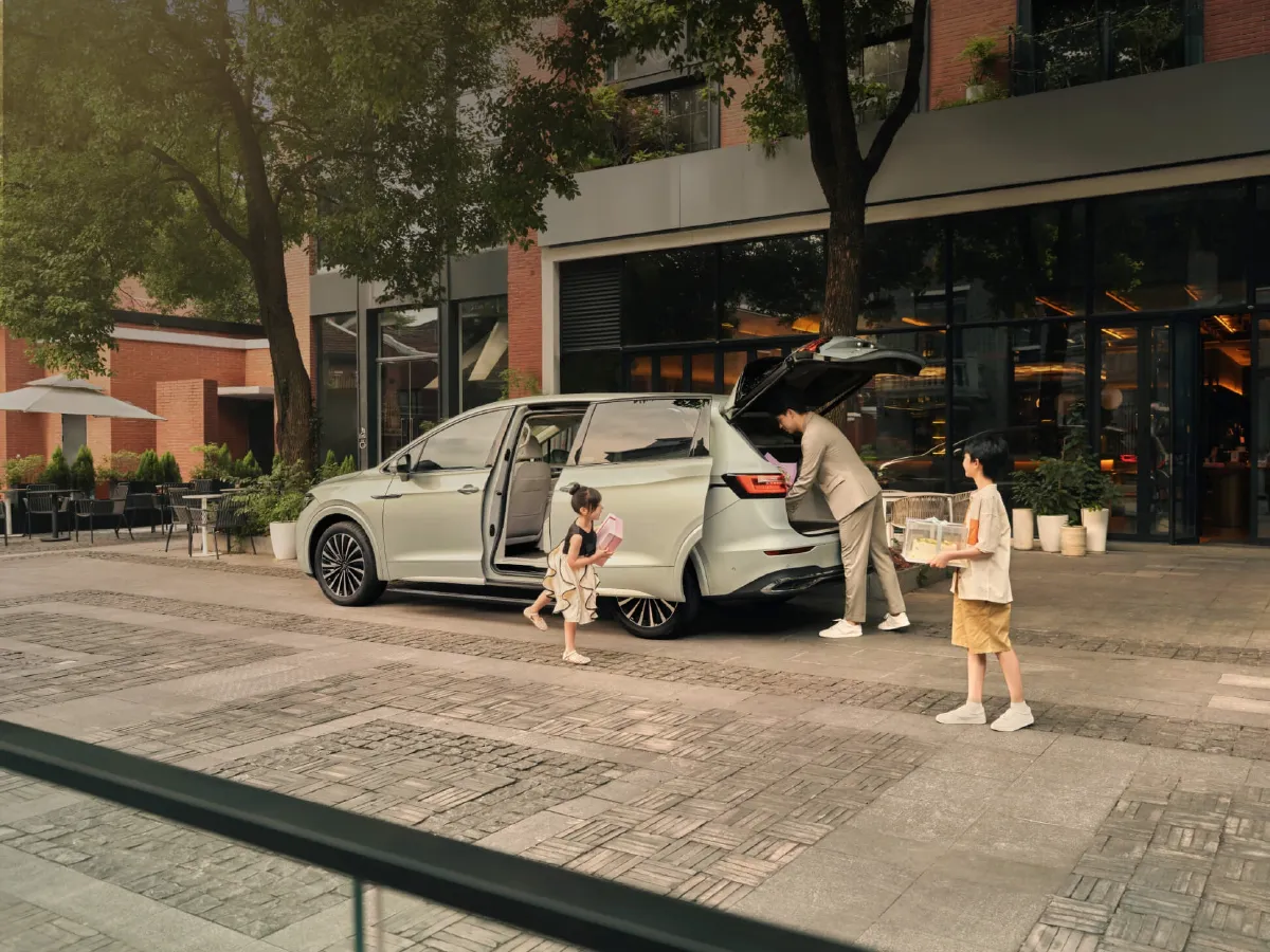 Volkswagen Viloran,autocango,china used car exporter,china ev exporter,chinese used car exporter,chinese used ev exporter