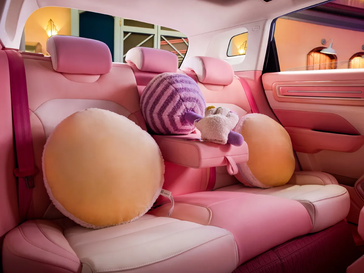 Geely ICON,autocango,china used car exporter,china ev exporter,chinese used car exporter,chinese used ev exporter