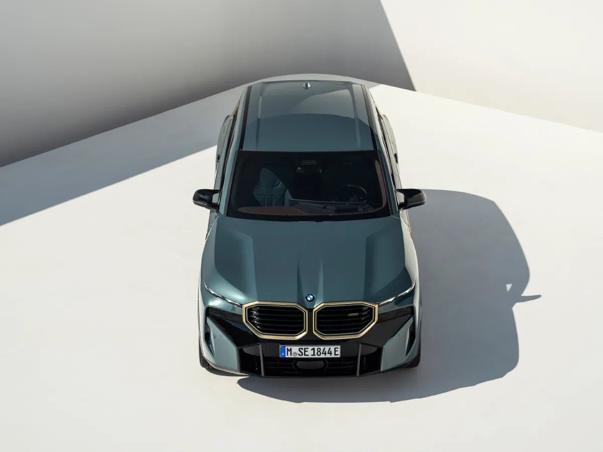 2023 BMW XM 4.4T 585HP V8 8AT PHEV 25.7KWH,autocango,china used car exporter,china ev exporter,chinese used car exporter,chinese used ev exporter