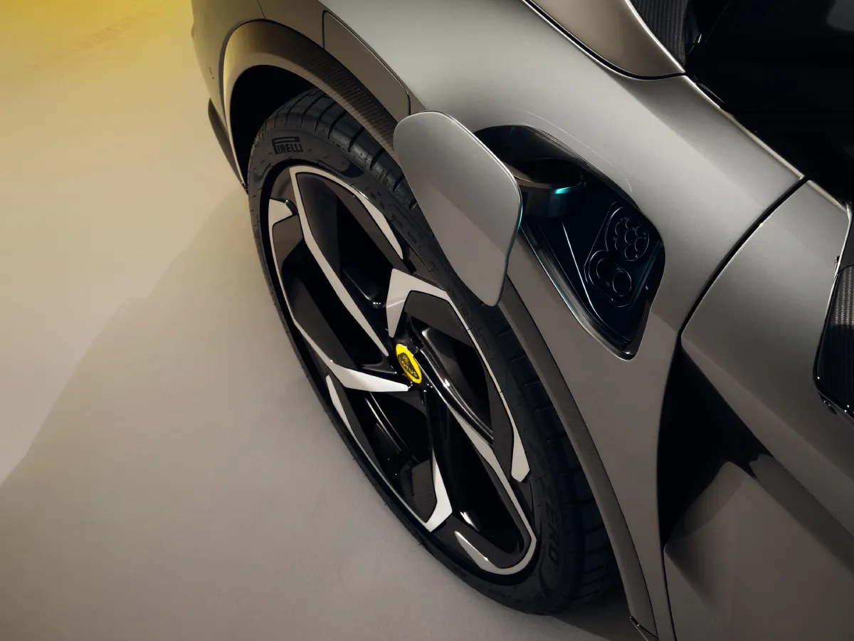 Lotus ELETRE,autocango,china used car exporter,china ev exporter,chinese used car exporter,chinese used ev exporter