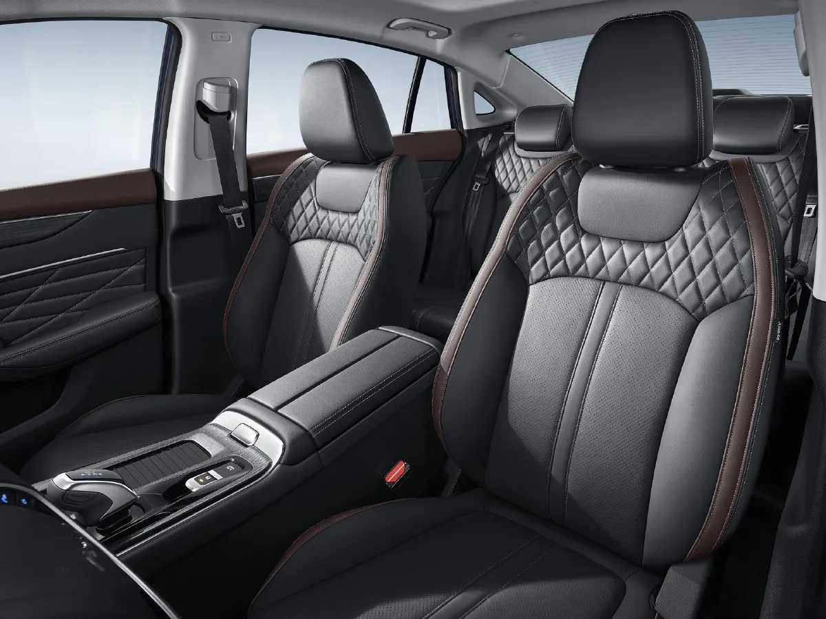 DongFeng Aeolus YiXuan MAX,autocango,china used car exporter,china ev exporter,chinese used car exporter,chinese used ev exporter