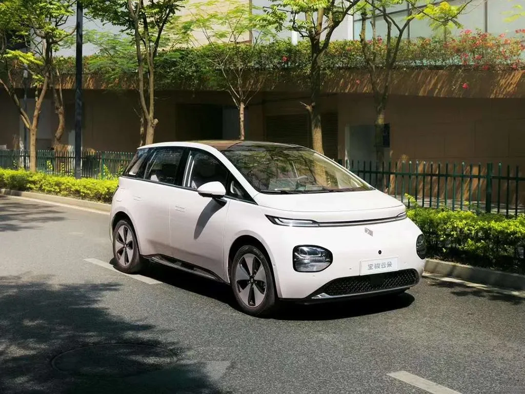 BaoJun Cloud,autocango,china used car exporter,china ev exporter,chinese used car exporter,chinese used ev exporter