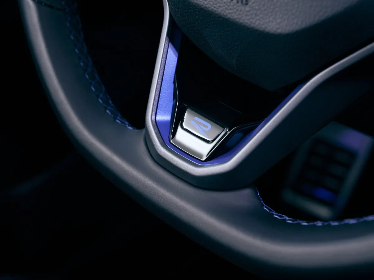 2011 Volkswagen Golf 2.0T 256HP L4 6DCT,autocango,china used car exporter,china ev exporter,chinese used car exporter,chinese used ev exporter