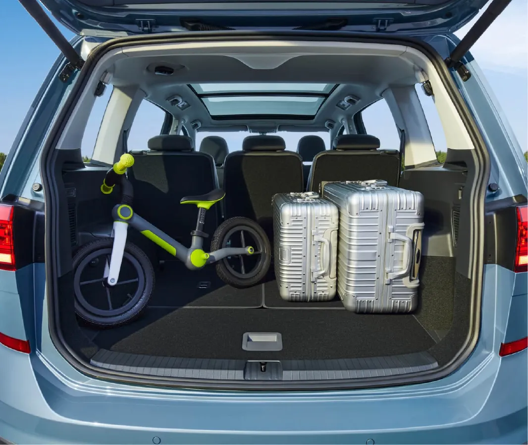 Volkswagen Touran,autocango,china used car exporter,china ev exporter,chinese used car exporter,chinese used ev exporter