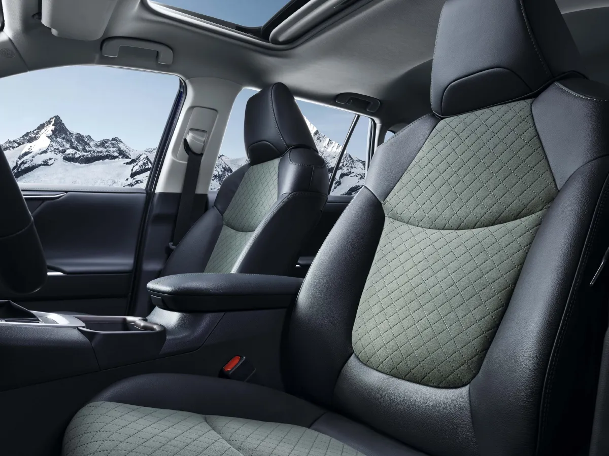 Toyota RAV4,autocango,china used car exporter,china ev exporter,chinese used car exporter,chinese used ev exporter