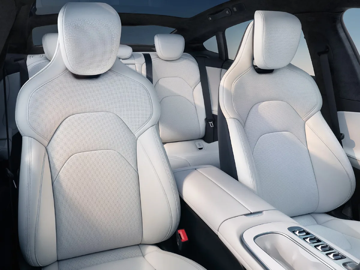 MI SU7,autocango,china used car exporter,china ev exporter,chinese used car exporter,chinese used ev exporter