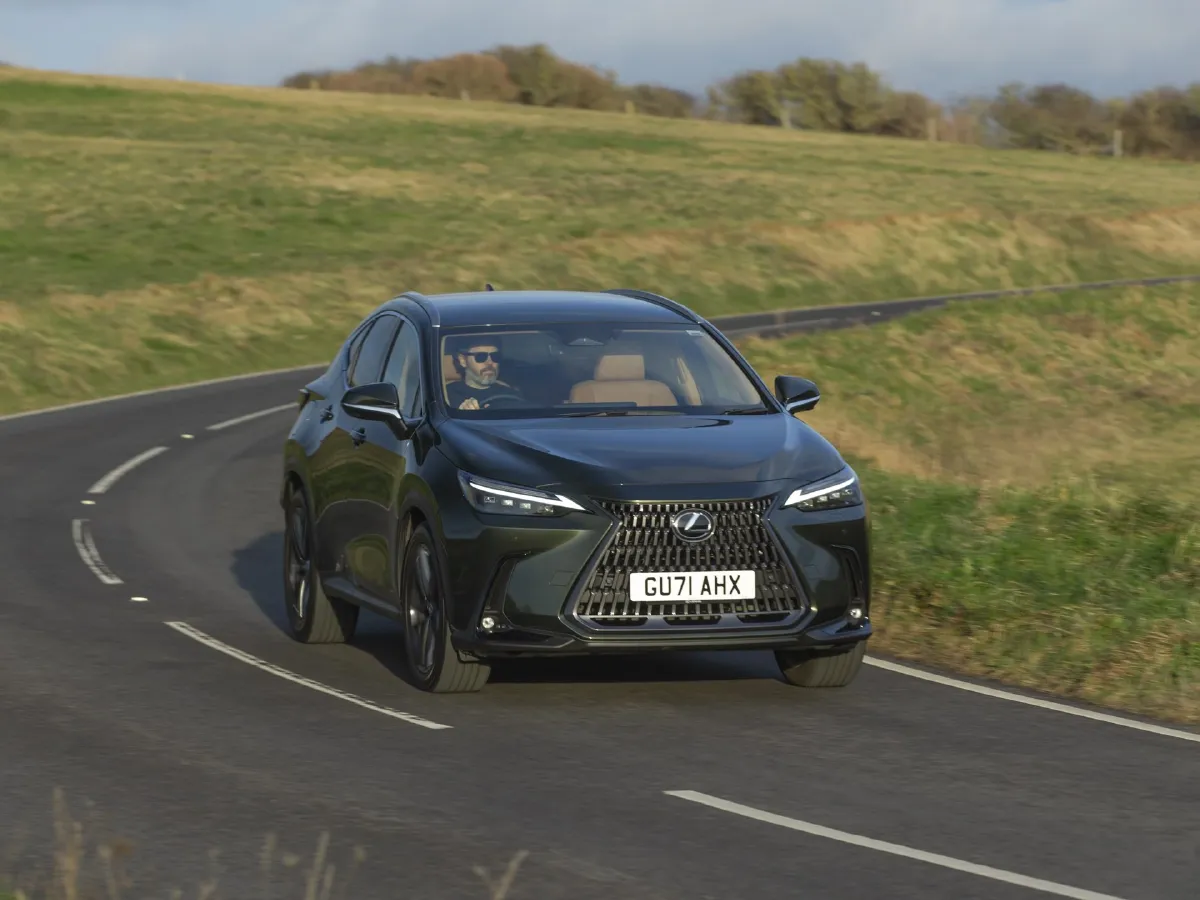 2024 Lexus NX 2.5L 185HP L4 E-CVT PHEV 16KWH,autocango,china used car exporter,china ev exporter,chinese used car exporter,chinese used ev exporter