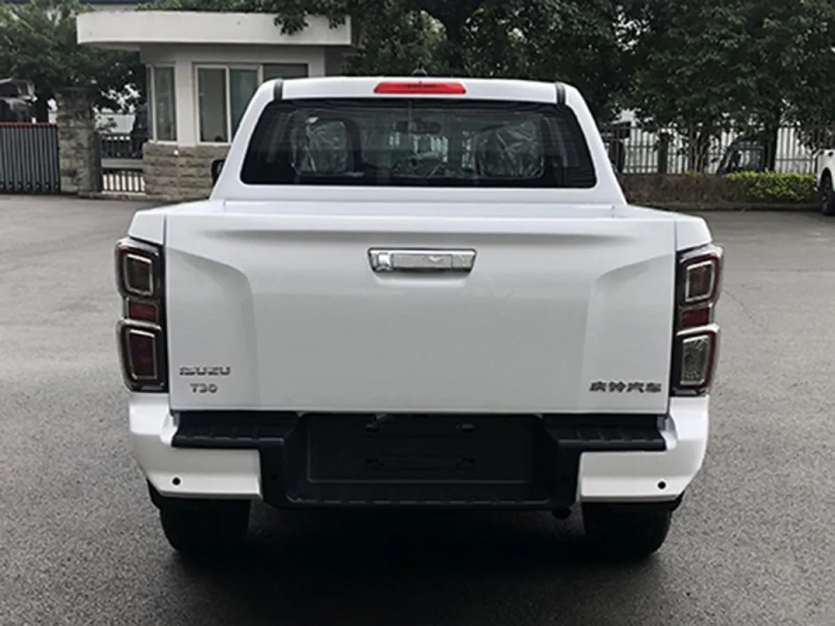 Isuzu T30,autocango,china used car exporter,china ev exporter,chinese used car exporter,chinese used ev exporter