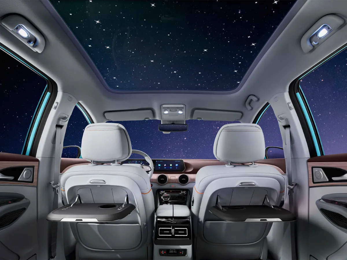 DongFeng Forthing Yacht,autocango,china used car exporter,china ev exporter,chinese used car exporter,chinese used ev exporter