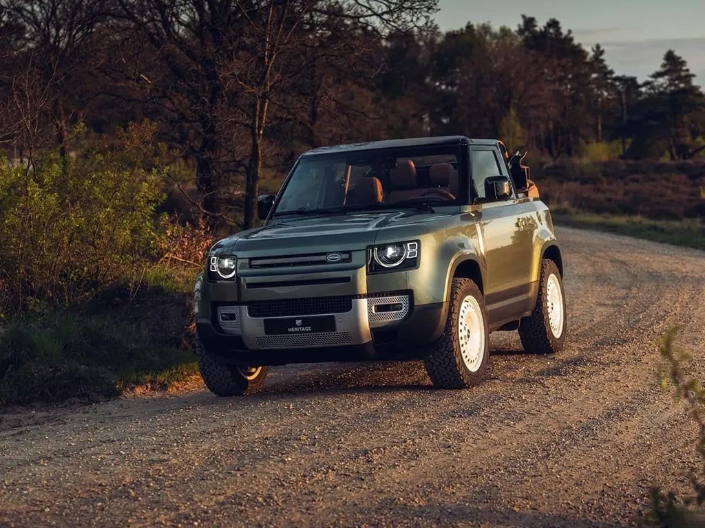 Land Rover Defender,autocango,china used car exporter,china ev exporter,chinese used car exporter,chinese used ev exporter