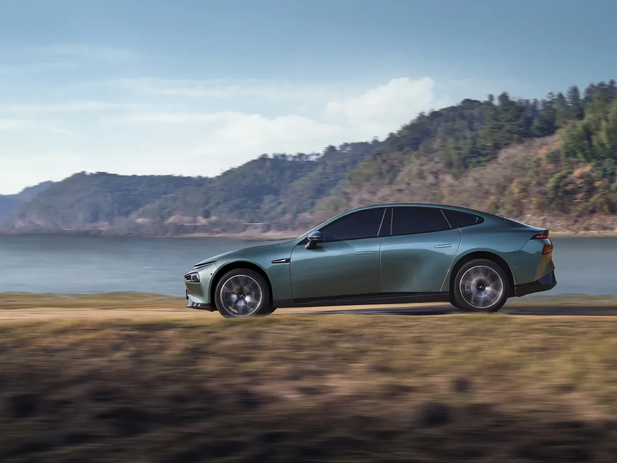 Xpeng P7,autocango,china used car exporter,china ev exporter,chinese used car exporter,chinese used ev exporter