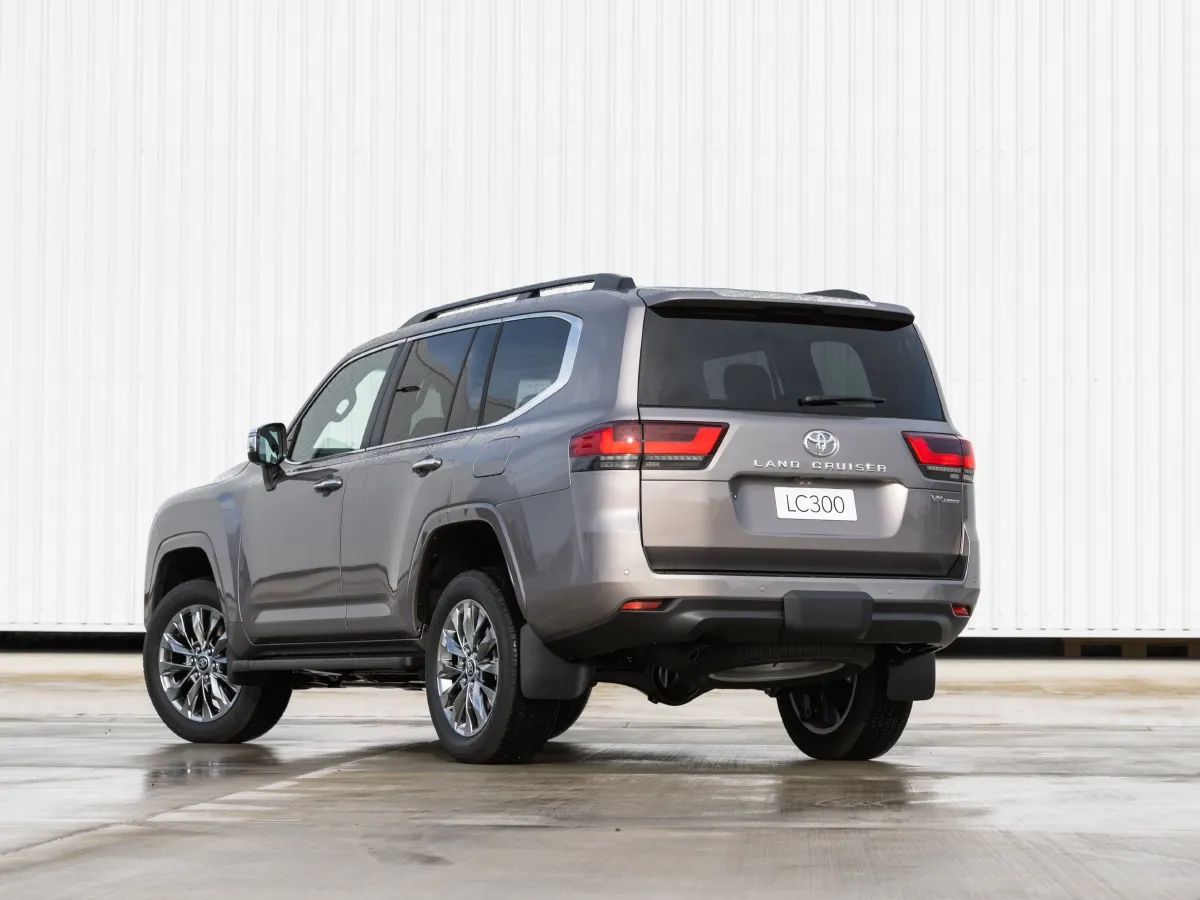 Toyota Land Cruiser,autocango,china used car exporter,china ev exporter,chinese used car exporter,chinese used ev exporter