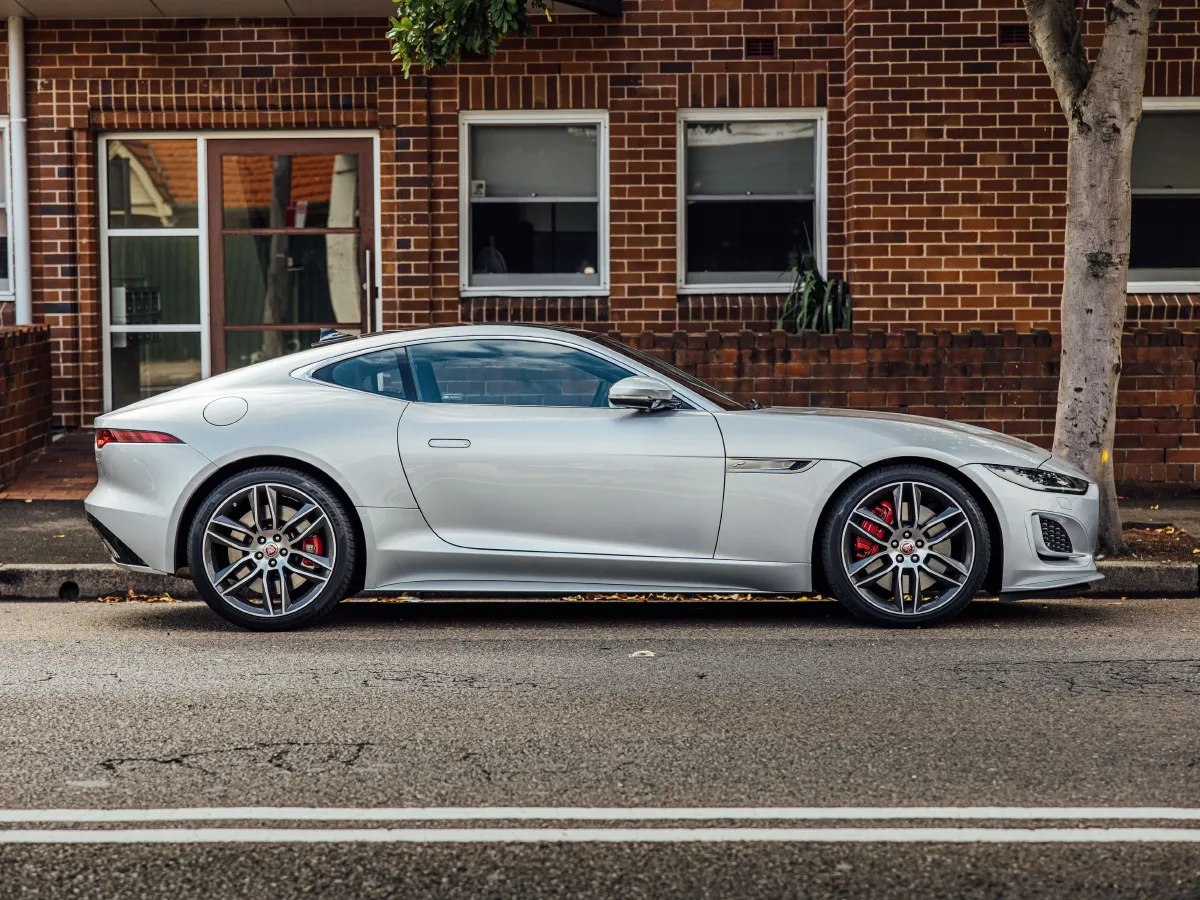 Jaguar F-TYPE,autocango,china used car exporter,china ev exporter,chinese used car exporter,chinese used ev exporter