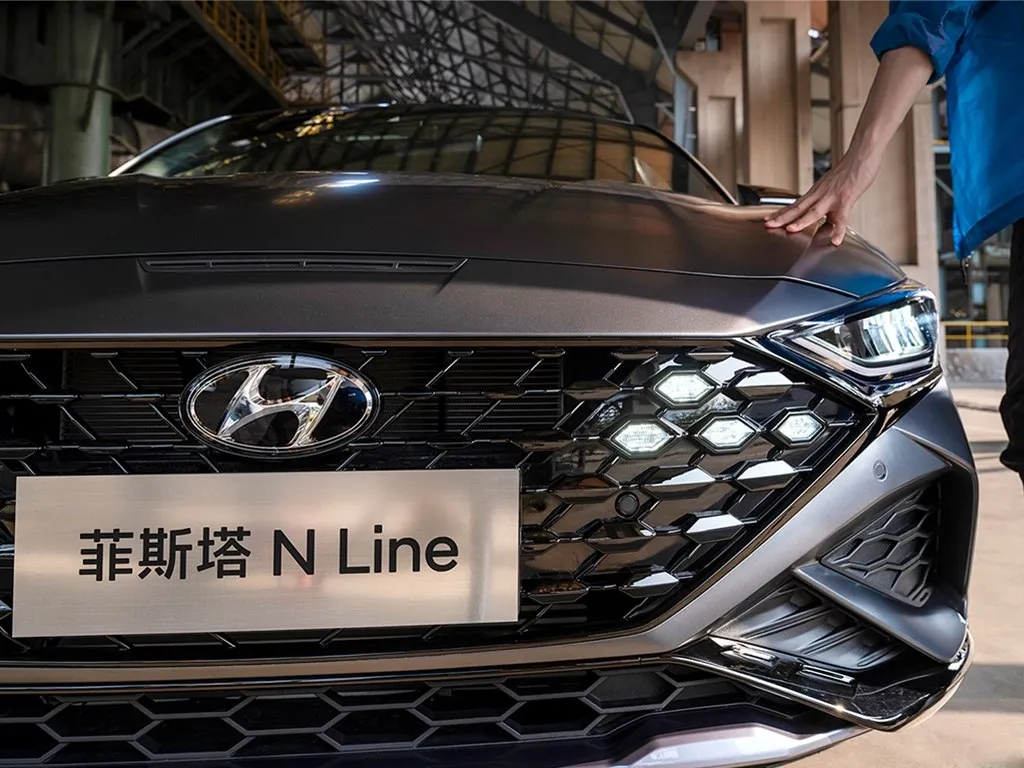 Hyundai La Festa,autocango,china used car exporter,china ev exporter,chinese used car exporter,chinese used ev exporter