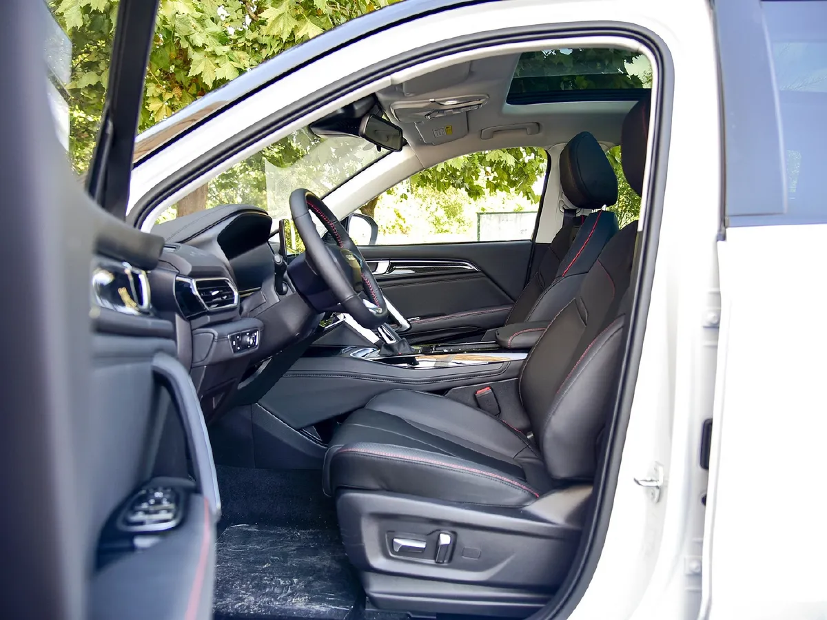 2019 BaoJun RS-5 1.5T 147HP L4 CVT,autocango,china used car exporter,china ev exporter,chinese used car exporter,chinese used ev exporter