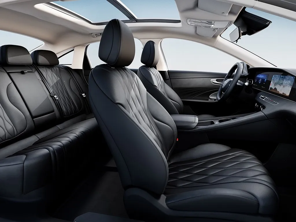 Roewe D7,autocango,china used car exporter,china ev exporter,chinese used car exporter,chinese used ev exporter