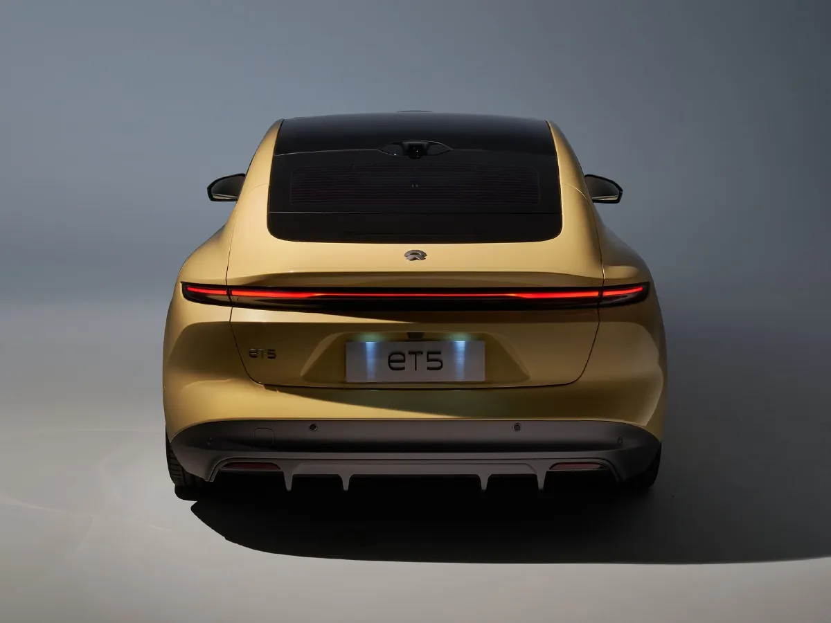 NIO ET5,autocango,china used car exporter,china ev exporter,chinese used car exporter,chinese used ev exporter