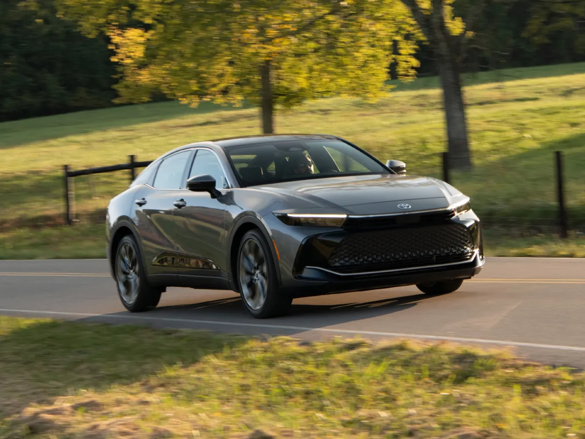 Toyota Crown,autocango,china used car exporter,china ev exporter,chinese used car exporter,chinese used ev exporter