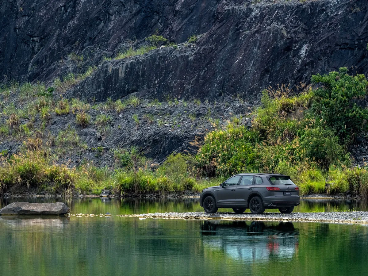 Volkswagen Touareg,autocango,china used car exporter,china ev exporter,chinese used car exporter,chinese used ev exporter