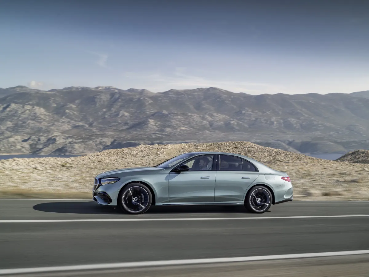 Mercedes-Benz E Class,autocango,china used car exporter,china ev exporter,chinese used car exporter,chinese used ev exporter