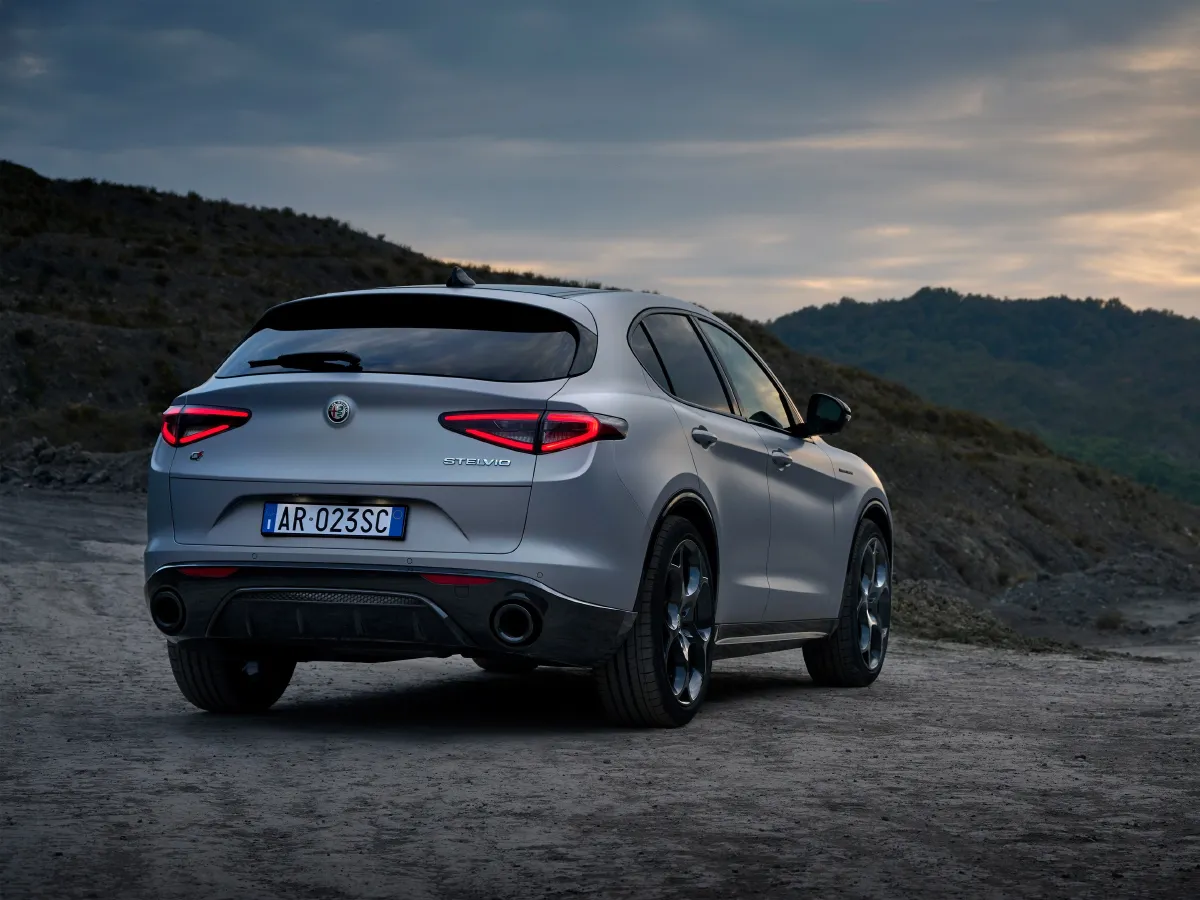 Alfa Romeo Stelvio,autocango,china used car exporter,china ev exporter,chinese used car exporter,chinese used ev exporter