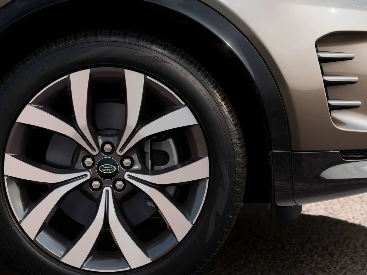 Land Rover Discovery Sport,autocango,china used car exporter,china ev exporter,chinese used car exporter,chinese used ev exporter