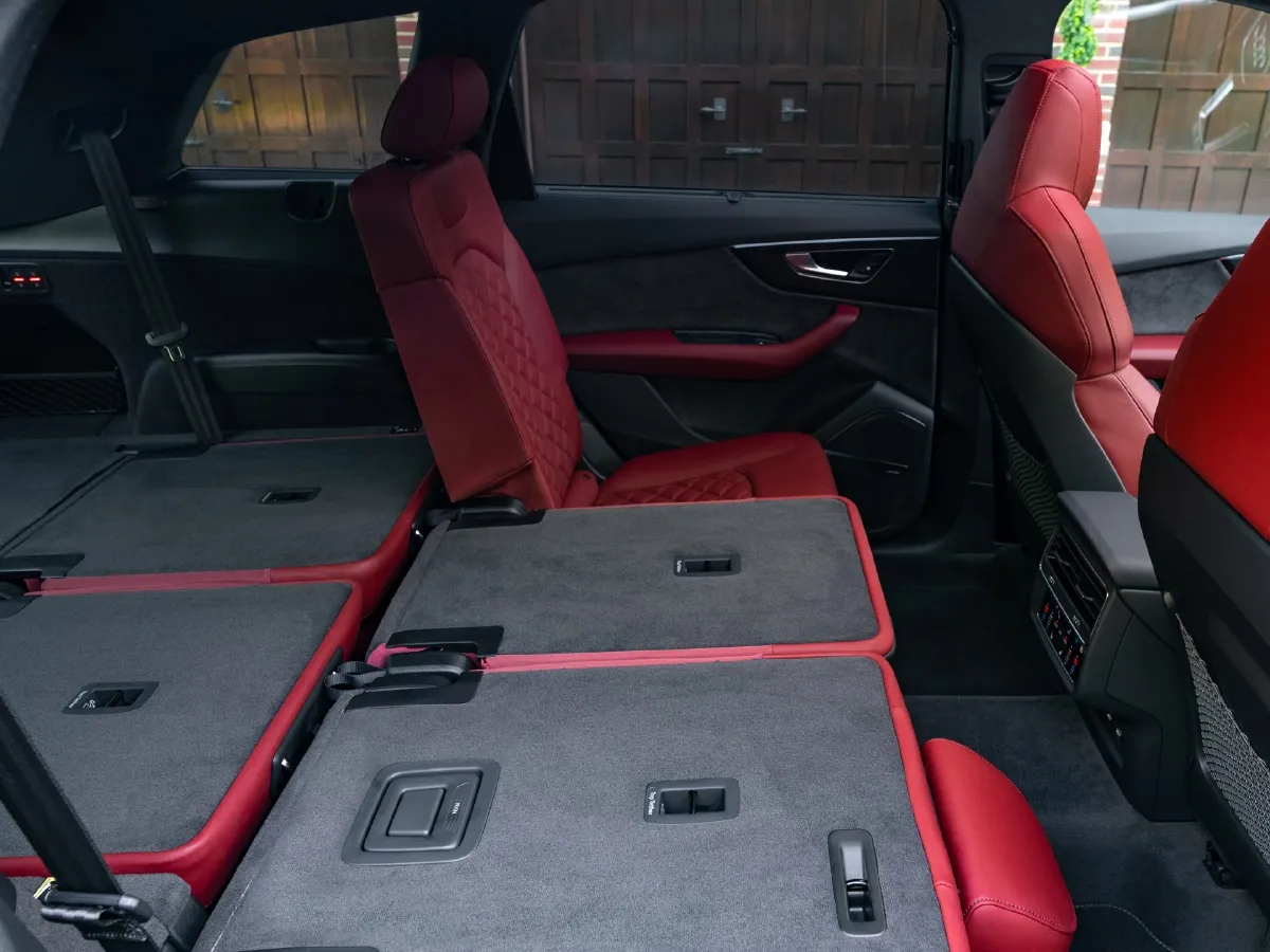 Audi SQ7,autocango,china used car exporter,china ev exporter,chinese used car exporter,chinese used ev exporter