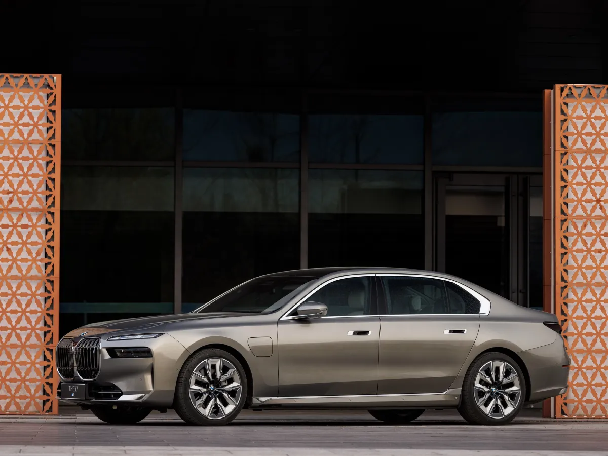 BMW i7,autocango,china used car exporter,china ev exporter,chinese used car exporter,chinese used ev exporter