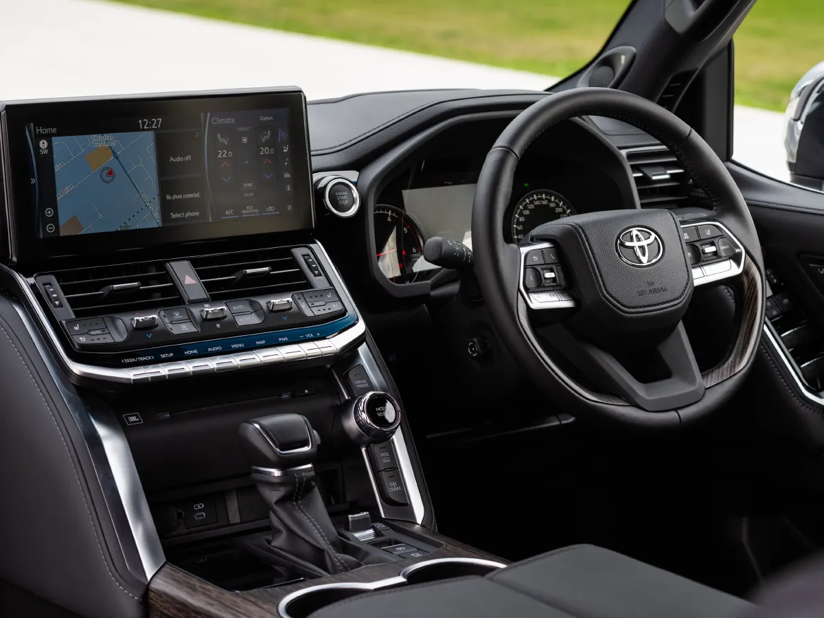 Toyota Land Cruiser,autocango,china used car exporter,china ev exporter,chinese used car exporter,chinese used ev exporter