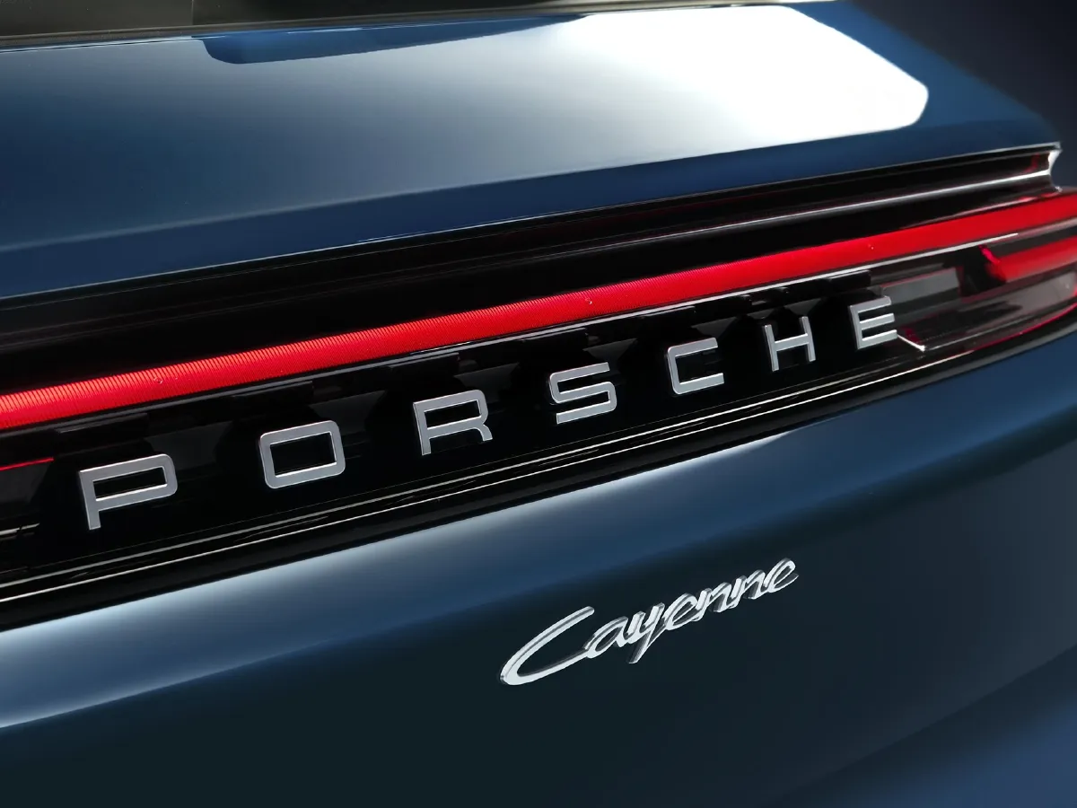 Porsche Cayenne,autocango,china used car exporter,china ev exporter,chinese used car exporter,chinese used ev exporter