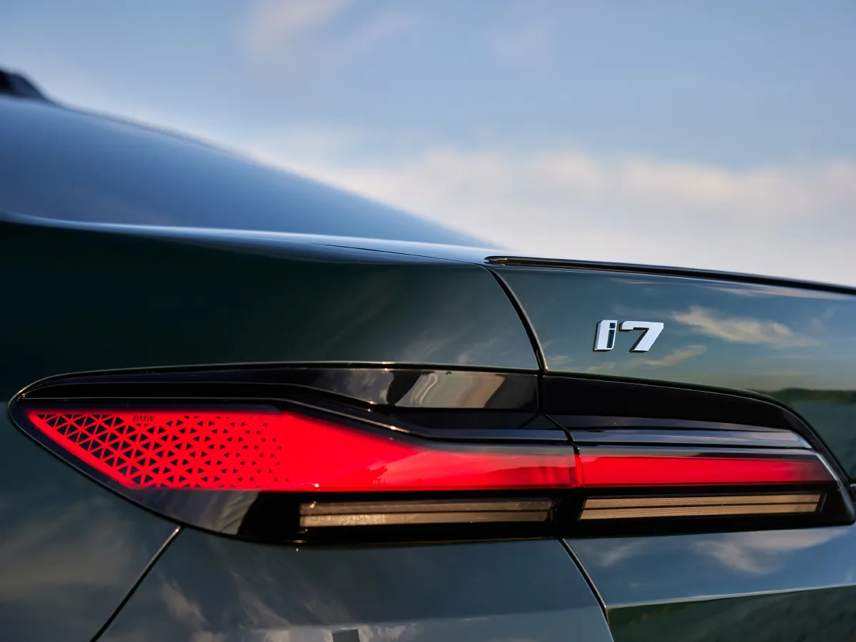 BMW i7,autocango,china used car exporter,china ev exporter,chinese used car exporter,chinese used ev exporter