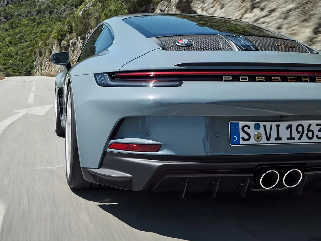 Porsche 911,autocango,china used car exporter,china ev exporter,chinese used car exporter,chinese used ev exporter