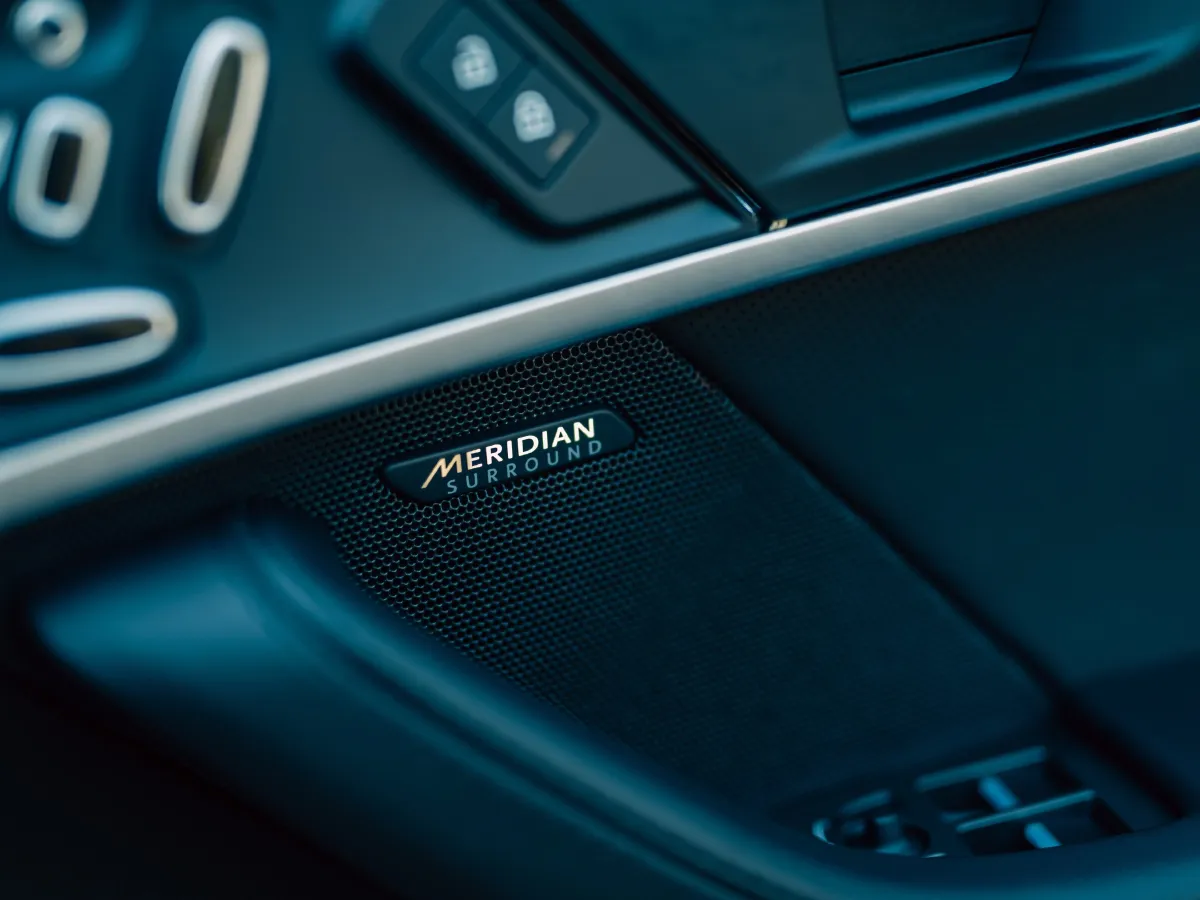 Jaguar F-TYPE,autocango,china used car exporter,china ev exporter,chinese used car exporter,chinese used ev exporter