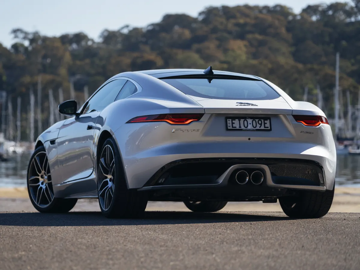 Jaguar F-TYPE,autocango,china used car exporter,china ev exporter,chinese used car exporter,chinese used ev exporter