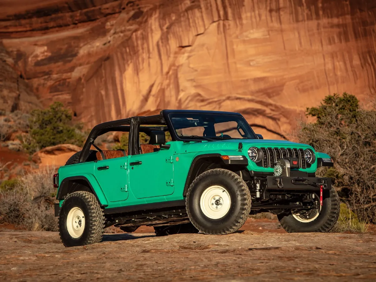 2015 Jeep Wrangler 2.8T 200HP L4 5AT,autocango,china used car exporter,china ev exporter,chinese used car exporter,chinese used ev exporter